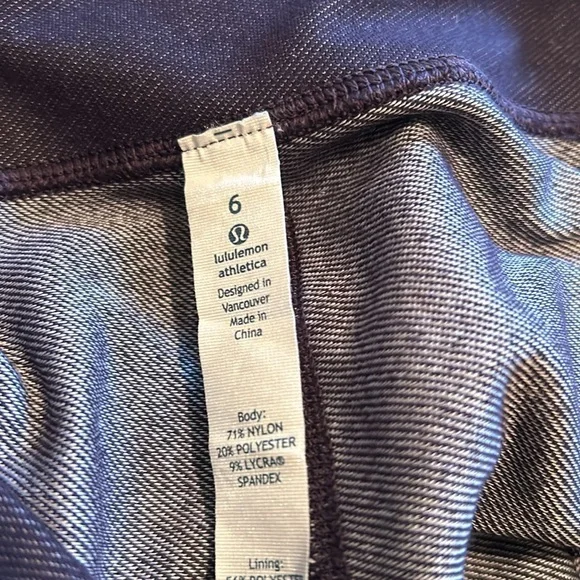 Like New! Lululemon Athletica women denim design leggings/inner pouch size 6 - Picture 11 of 12
